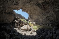 Interno della Grotta Lamponi nel Parco Nazionale dell'Etna vicino a Linguaglossa in Sicilia