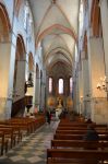 Interno della navata centrale di una chiesa a Grenoble, Francia.
