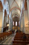 Interno della navata centrale di una chiesa a Grenoble, Francia.
