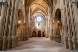 Interno della Seu Vella di Lerida, la vecchia cattedrale cittadina in stile gotico (Spagna) - © joan_bautista / Shutterstock.com