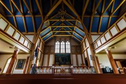 L'interno di una chiesa nella cittadina di Husavik, paese di circa 2200 abitanti nel nord dell'Islanda - © Sasha64f / Shutterstock.com