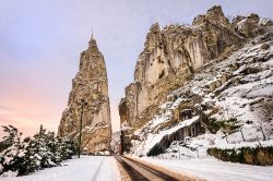 La "strada delle rocce" in inverno. Siamo in Belgio nel territorio delle Ardenne, nella regione francofona della Vallonia - foto © Boris Stroujko / Shutterstock.com