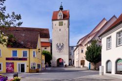 Isny im Allgau, uno scorcio della porta nel centro medievale - © Erwin Widmer / Shutterstock.com