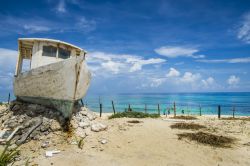L'orizzonte si confonde con il blu del cielo sull'isola di Cozumel, nello stato del Quintana Roo (Messico) - foto © Shutterstock.com

