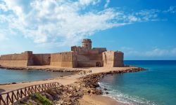 Isola di Le Castella a Capo Rizzuto in Calabria