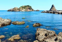 Isola Lachea, arcipelago dei Ciclopi davanti ad Aci Trezza in Sicilia