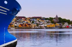 Kristiansund, Norvegia, la graziosa cittadina con porto tra i fiordi.
