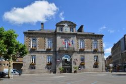 L'Hotel de Ville, il municipio di Avranches in Normandia - © ChBougui, CC BY-SA 4.0, Wikipedia