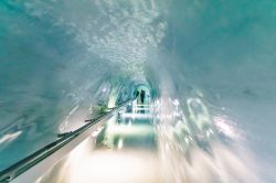 L'Ice Palace il Palazzo di Ghiaccio visitabile al Jungfraujoch in Svizzera - © icestylecg / Shutterstock.com