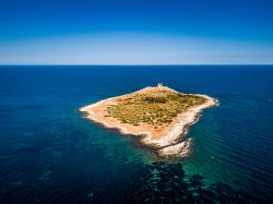 L'Isola delle Femmine, fotografata con un drone, siamo in provincia di Palermo in Sicilia