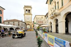 La 1000 miglia sulle strade del centro storico di Este, Veneto - © Roberto Cerruti / Shutterstock.com