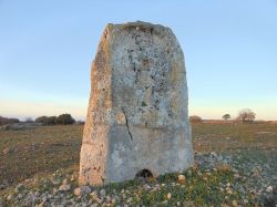 La  Tomba dei giganti di Sa Pedra Longa vicino ad Uri in Sardegna