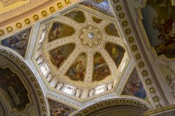 La Basilica di Sant'Elena a Quartu vicino a Cagliari, Sardegna - © GIANFRI58 / Shutterstock.com