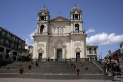 La bella Cattedrale in centro a Zafferana Etnea in Sicilia