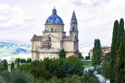 La bella chiesa di San Biagio a Montepulciano, Toscana, Italia. Ospita un prezioso dossale marmoreo posto dietro l'altare maggiore dove si trova un affresco "miracoloso".
