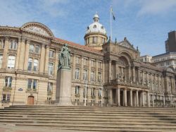 La bella e maestosa Piazza Vittoria a Birmingham, Inghilterra.
