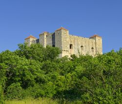 La bella fortezza di Nehaj nei pressi di Senj, Croazia. Costruito nel 1558 con materiale preso dalle rovine dei monasteri e delle chiese dei dintorni, questo castello è il simbolo di ...