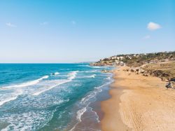 La bella spiaggia di Kilyos sul Mar Nero si trova ...