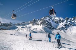 La Cabinovia Presena sul ghiacciaio del Tonale, l'area sciistica fa parte del comprensorio Pontedilegno Tonale