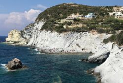 La Caletta, la costa selvaggia dell'Isola di Ponza nel Lazio