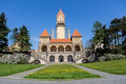 La cappella del South Cemetery di Lipsia, Germania: il nome originale era Suedfriedhof - © Val Thoermer / Shutterstock.com