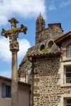 La cappella di Saint Michel-d'Aiguilhe a Le Puy-en-Velay, Francia - © Steve Allen / Shutterstock.com