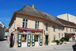 La casa di Beethoven a Baden bei Wien. Qui visse il compositore tedesco quando cerò di guarre dalla sordità con le cure termali  - © Alizada Studios / Shutterstock.com ...