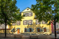 La Casa di Schiller a Weimar, Germania. In questo edificio, oggi in parte adibito a museo, il poeta tedesco si trasferì nell'aprile 1802 e vi scrisse La Sposa di Messina e il Guglielmo ...