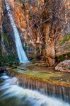 La cascata di Mylonas nelle omonime grotte, prefettura di Lasithi, Creta (Grecia). Si trova a circa 7-8 chilometri dalla città di Ierapetra.
