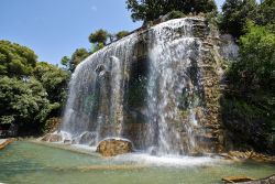 La cascata nel Parco del Castello di Nizza in ...