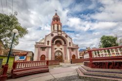 La cattedrale affacciata su Plaza de Armas nella cittadina peruviana di Huaraz - © Kanokratnok / Shutterstock.com