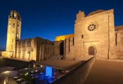 La cattedrale di Lerida, Spagna, by night. Dal 1918 questo edificio è monumento nazionale.
