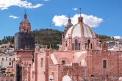 La cattedrale di Nostra Signora dell'Assunzione a Zacatecas, Messico. In questa immagine, uno dei campanili in fase di ristrutturazione.

