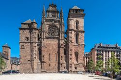 La Cattedrale di Rodez, borgo dei Midi-Pyrenees nel sud della Francia - © Anibal Trejo / Shutterstock.com