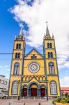 La cattedrale di San Pietro e San Paolo a Paramaribo, Suriname. Ancora oggi è la più alta chiesa costruita in legno in Sudamerica.
