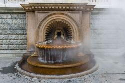 La celebre fonte termale La Bollente, simbolo di Acqui Terme, Piemonte. Di acqua ne sgorgano ben 560 litri al minuto.

