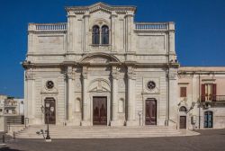 La centrale Piazza Umberto I a Trinitapoli in Puglia