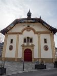 La chiesa barocca di Saint-Gervais-les-Bains, massiccio del Monte Bianco (Francia).

