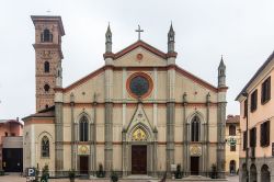 La chiesa Collegiata dei SS Pietro e Paolo in centro a Carmagnola di Torino (Piemonte) - ©  Angelo Miele - CC BY-SA 4.0, Wikipedia