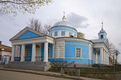 La chiesa della Dormizione a Pskov, Russia. Risale al 1811 e si trova in Georgievskaya street - © Maria Sidelnikova / Shutterstock.com