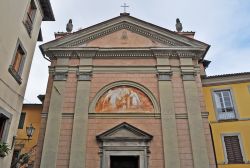 La chiesa della Santissima Annunziata a Barga, Toscana. Fu edificata nel 1595 dalle famiglie più importanti del luogo per custodire due statue in legno dell'Annunciata e dell'Angelo ...