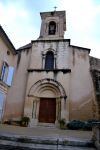 La chiesa di Lourmarin (Francia) ha origini molto antiche e fonde al suo interno elementi tipicamente gotici e romani.