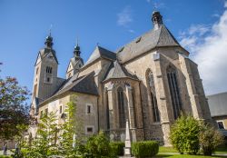 La chiesa di Maria Saal (Gospa Sveta) a Klagenfurt, Austria. L'attuale edificio religioso risale al XV° secolo ed è stato costruito in architettura gotica.
