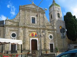 La Chiesa di Maria S.S. Annunziata e San Nicolò a Contessa Entellina in Sicilia - © Thomas Julin, CC BY 3.0, Wikipedia