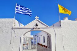 La chiesa di Panaghia Chrisopigi sull'isola di Sifnos, Cicladi, Grecia.
