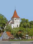 La chiesa di Saint Amandus a Freiberg, Sassonia, Germania. La torre campanaria è impreziosita da orologi e da una meridiana antica.
