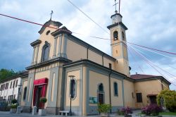 La Chiesa di San Bernardino da Siena in frazione Valera, Arese.