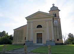 La Chiesa di San Donnino a Monticelli Terme di Montechiarugolo, Emilia - © Parma1983, CC BY-SA 4.0, Wikipedia