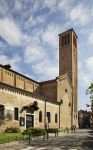 La chiesa di San Francesco a Treviso, Veneto. L'architettura è di transizione fra il romanico e il primo gotico. All'interno sono custodite le tombe di un figlio di Dante Alighieri ...