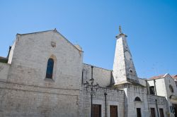 La chiesa di San Giacomo a Barletta, Puglia. Situata lungo corso Vittorio Emanuele ed eretta nell'XI° secolo, possiede un ricco patrimonio di tavole, tele e reliquiari.
